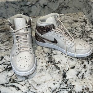 Women’s Nike Air Jordan nude/Snake sz 6